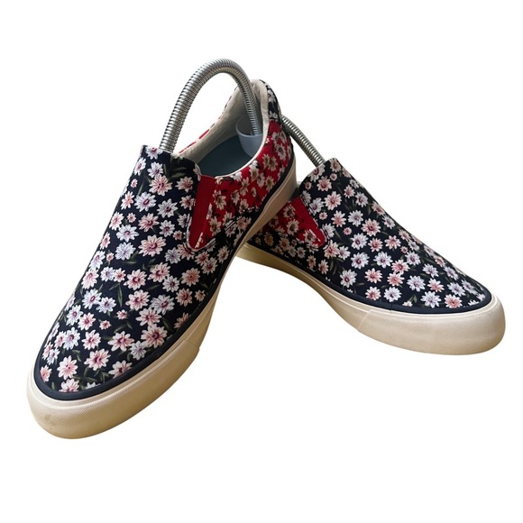 SeaVees Shoes - SeaVees Women's Hawthorne Slip On Sneakers Daisy Patchwork Floral Black Red Sz8